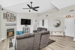 Photo #3: 2351804 Listing