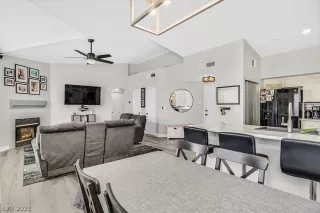 Photo #6: 2351804 Listing