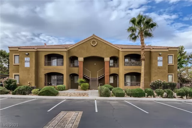 MLS: 2351816 Condo For Sale