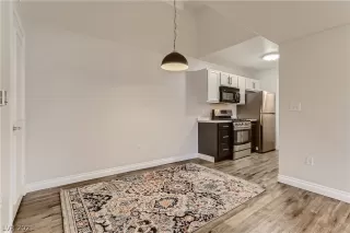 Photo #6: 2351816 Listing