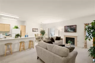 Photo #3: 2351823 Listing