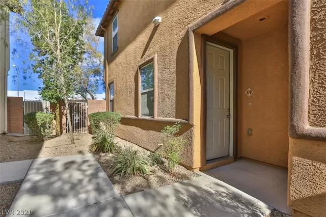 MLS: 2351829 Condo For Sale