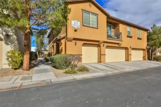 Photo #2: 2351829 Listing 