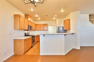 Photo #4: 2351829 Listing 