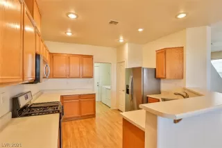 Photo #5: 2351829 Listing 