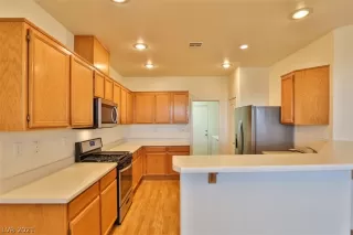 Photo #6: 2351829 Listing 