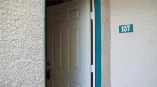 Photo #1: 2351851 Listing 