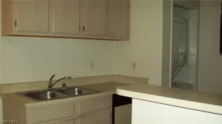 Photo #4: 2351851 Listing 