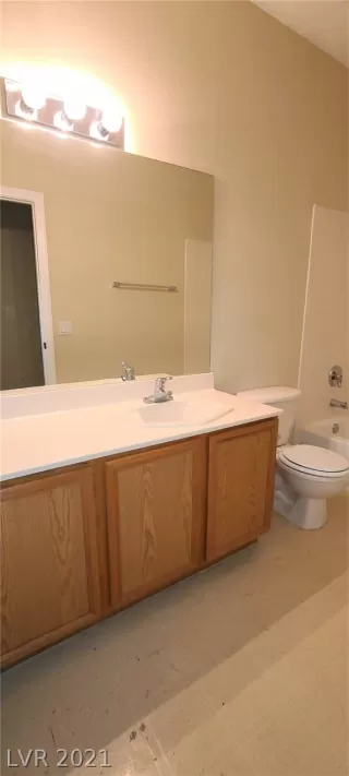 Photo #6: 2351856 Listing 