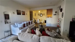 Photo #3: 2351869 Listing