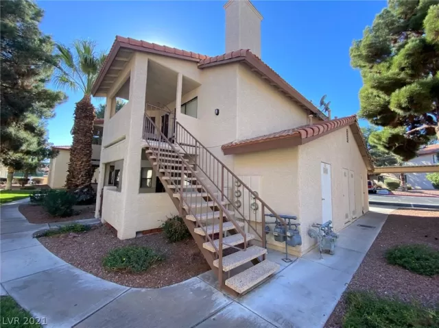 MLS: 2351872 Condo For Sale