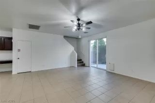 Photo #4: 2351877 Listing 