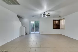 Photo #6: 2351877 Listing 