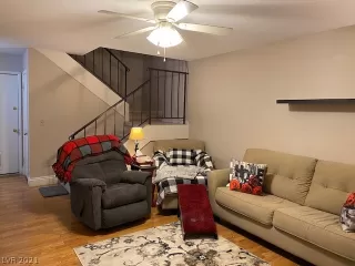 Photo #6: 2351881 Listing