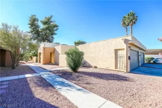 Photo #2: 2351889 Listing