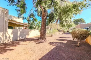 Photo #5: 2351889 Listing
