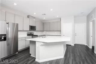 Photo #2: 2351891 Listing 