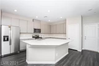 Photo #3: 2351891 Listing 