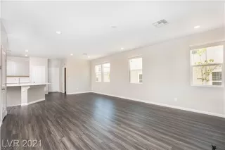 Photo #5: 2351891 Listing 