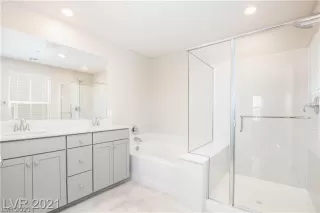 Photo #6: 2351891 Listing 