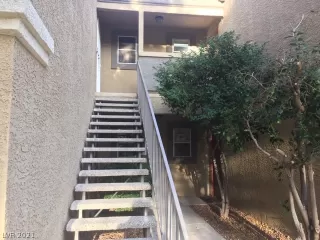 Photo #4: 2351924 Listing