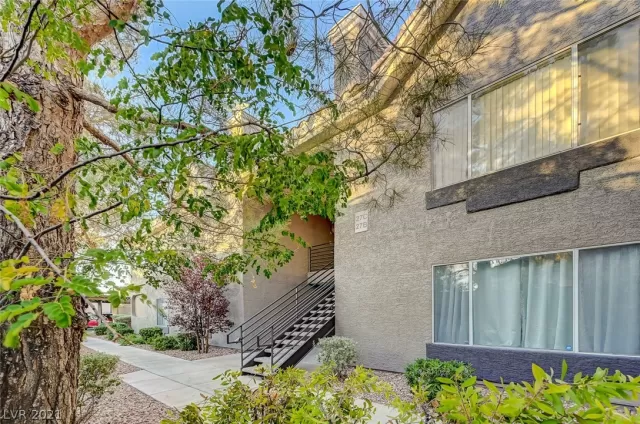 MLS: 2351930 Condo For Sale