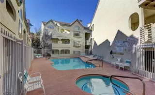 Photo #3: 2351930 Listing