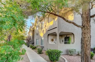 Photo #4: 2351930 Listing