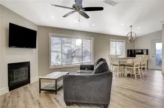 Photo #6: 2351930 Listing