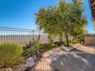 Photo #1: 2351969 Listing