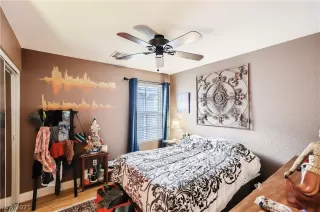 Photo #6: 2351982 Listing 