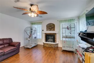 Photo #5: 2351989 Listing 