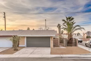 Photo #1: 2351998 Listing 