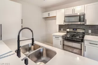 Photo #3: 2351998 Listing 