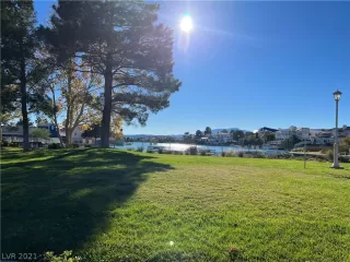 Photo #2: 2352009 Listing 