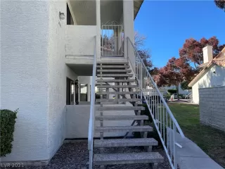 Photo #3: 2352009 Listing 