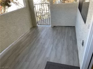 Photo #5: 2352009 Listing 