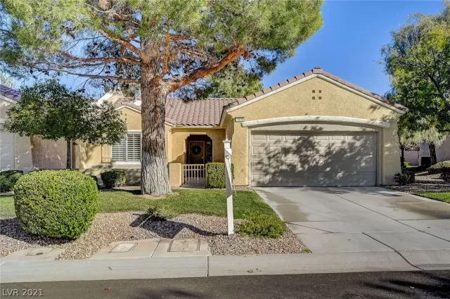 MLS: 2352034 Condo For Sale