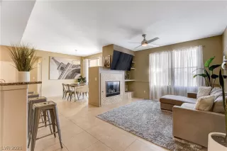 Photo #3: 2352050 Listing 