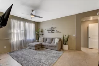 Photo #6: 2352050 Listing 