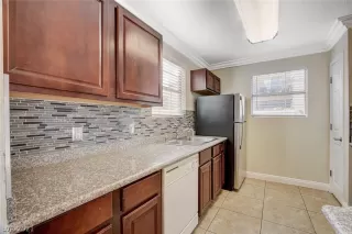 Photo #5: 2352080 Listing