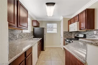 Photo #6: 2352080 Listing