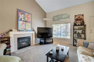 Photo #4: 2352116 Listing