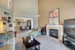 Photo #5: 2352116 Listing