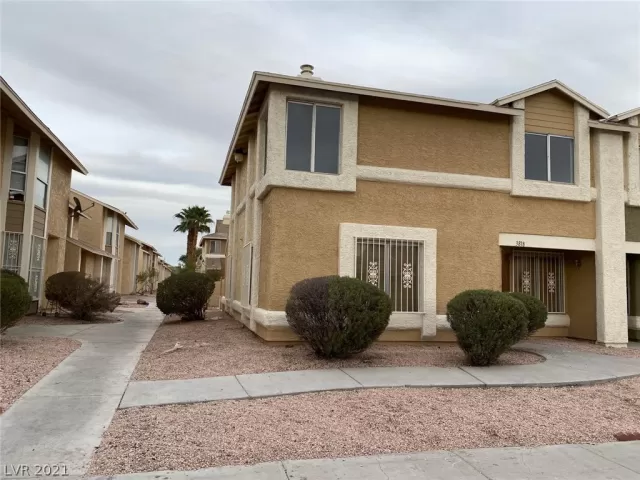 MLS: 2352121 Condo For Sale