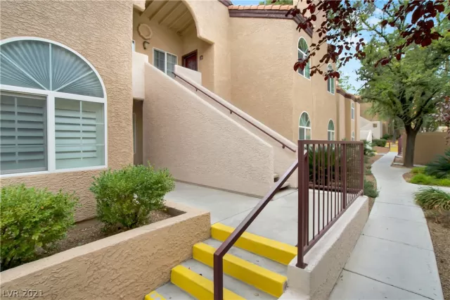 MLS: 2352129 Condo For Sale