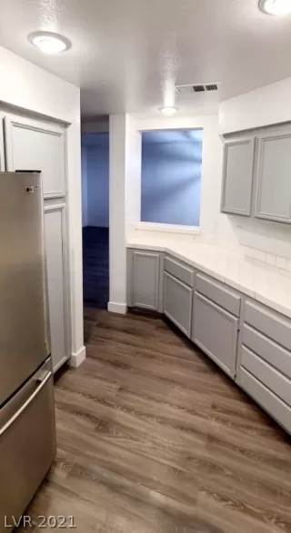 Photo #6: 2352170 Listing