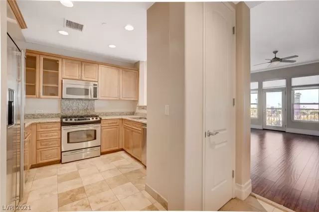 MLS: 2352180 Condo For Sale