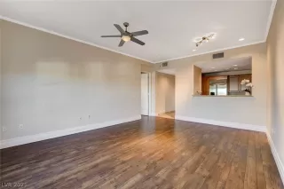 Photo #5: 2352180 Listing