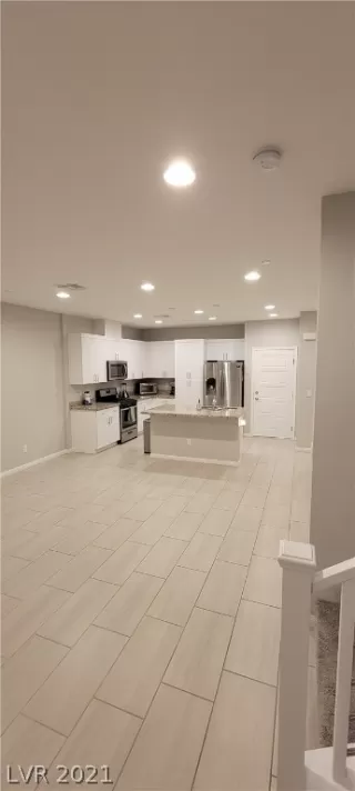 Photo #3: 2352187 Listing 